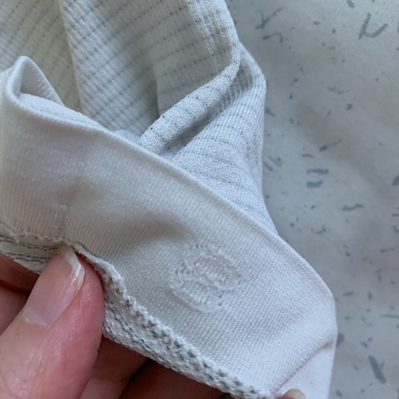 Lululemon Swiftly Tech Athletica White Short Sleeve Tee size 8 - Picture 4 of 6